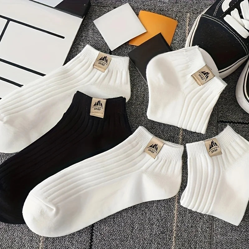 5/10 Pairs of High-Quality Men's Outdoor Sports Fitness Casual Socks in Black and White Color Comfortable